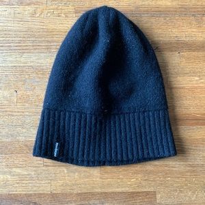 Patagonia black beanie - one size